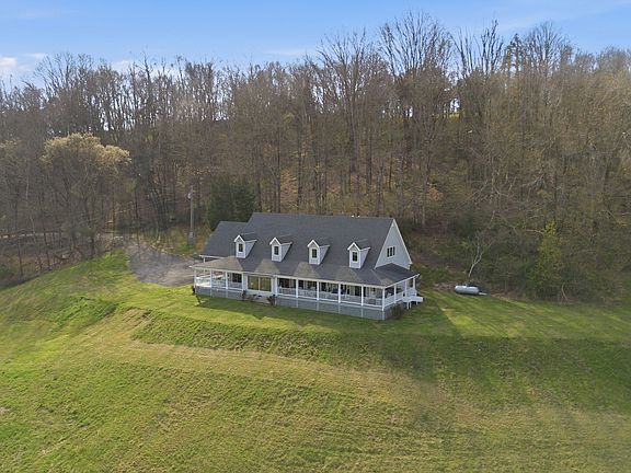 3rd image of 391 Keg Springs Rd