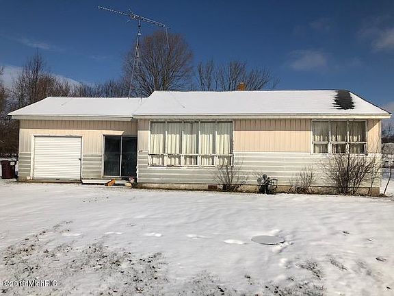 2nd image of 805 Park Shore Dr