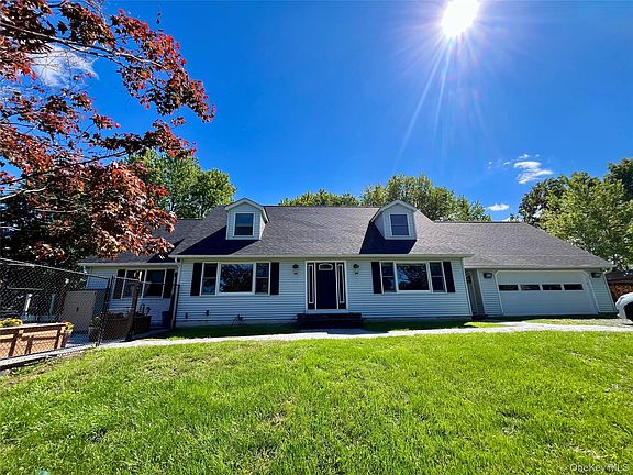 2nd image of 293 Burlingham Road
