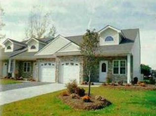 230 Cambria Hill Dr, Tarentum, PA 15084