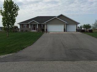 143 White Clover Ct, Pulaski, WI 54162