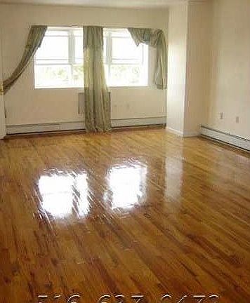 3rd image of 2112 Mapes Ave