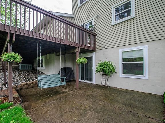 3rd image of 3685 Charter Pl