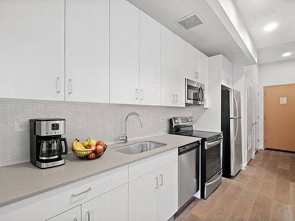 5th image of 2818 Steinway St Suite 305