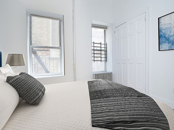 2nd image of 107 Christopher St #5A
