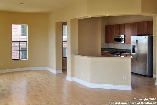 1st image of 215 North Ctr