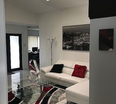 Living Room Pic #2