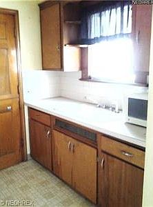 3rd image of 32728 Willowick Dr