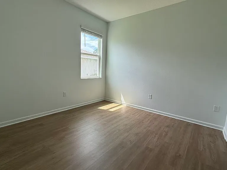 16493 Champlain St — Photo 17