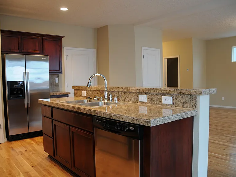 19402 SE 13th Way — Photo 3