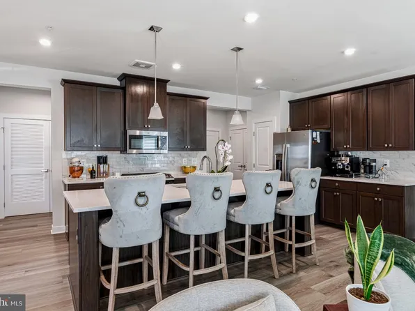 46294 Mount Milstead Ter #101, Sterling, VA 20164