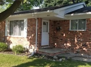 205 Hacker St, Rochester, MI 48307