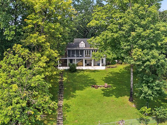 3rd image of 750 Chimney Rock Rd