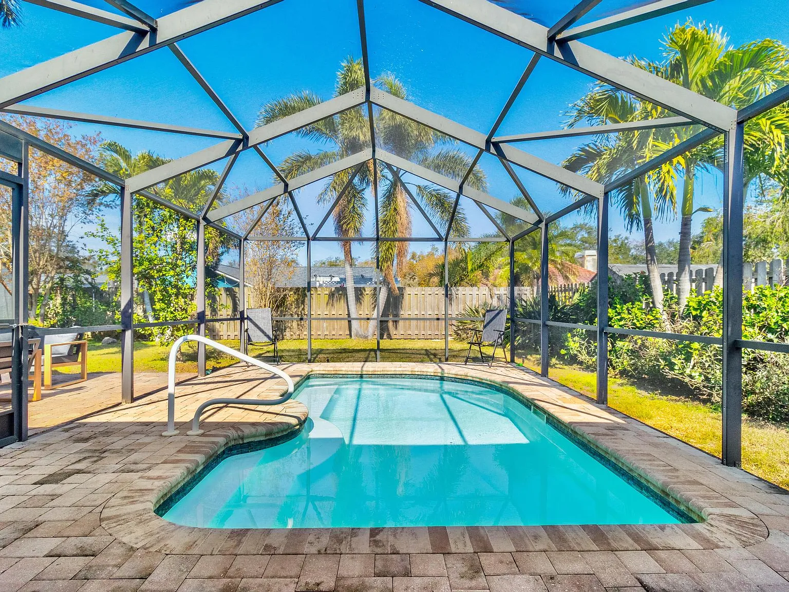 Cimarron Cir S, Largo — Photo 1