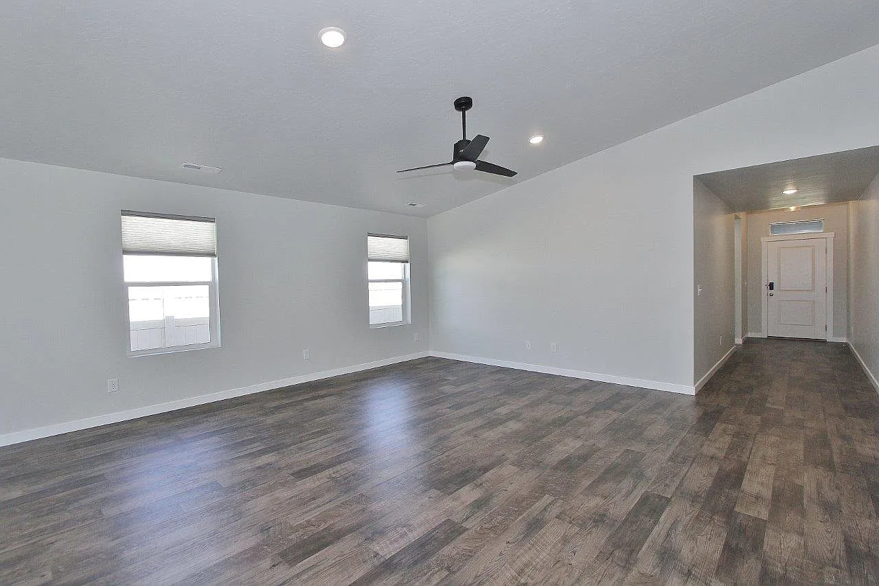 4 bed, 1860 sqft, $2,600 — Photo 3
