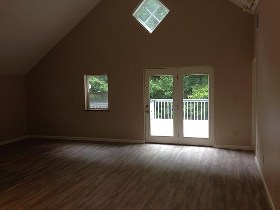 2nd image of 4304 Lakeside Dr #1