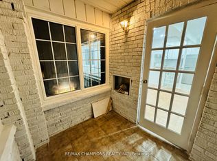 2 Elm Grove Ave #203, Toronto, ON M6K 2J1