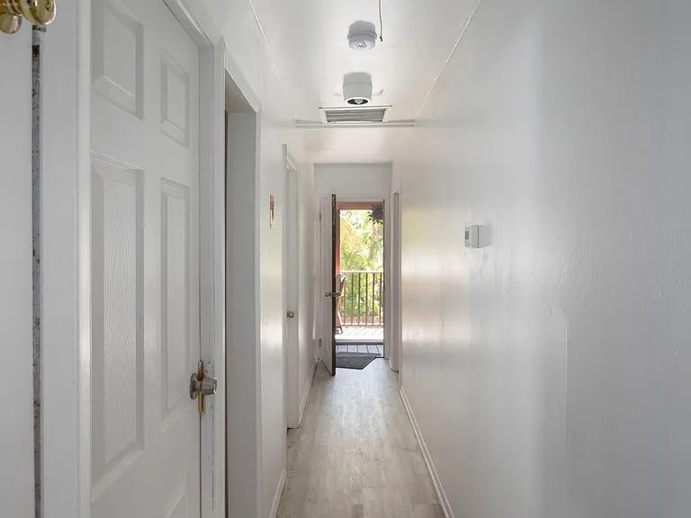 3430 Eagle Ave #6 — Photo 6