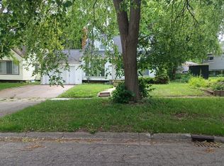 2741 Crestwood Dr, Flint, MI 48503