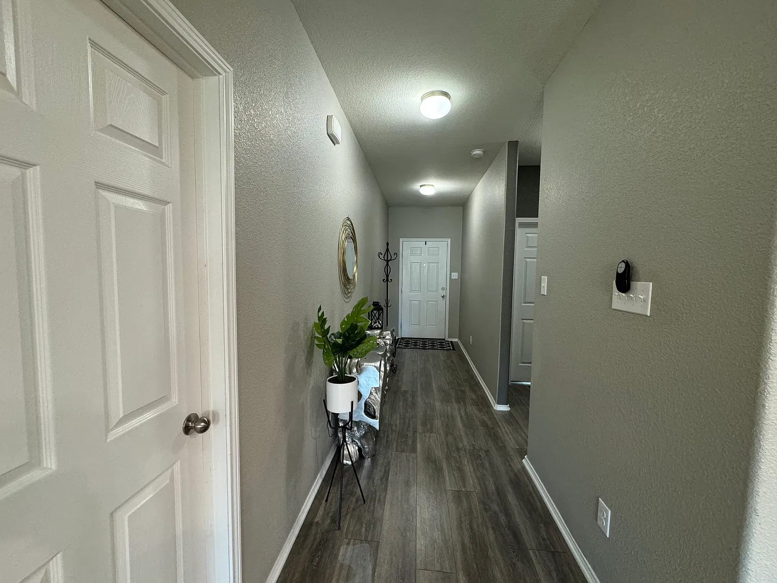 2209 Simmental Rd — Photo 4