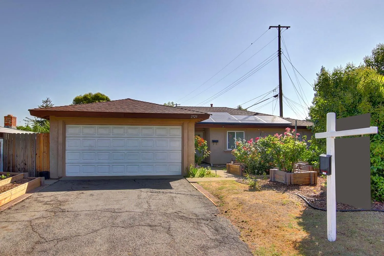 2523 Cordova Ln photo 1