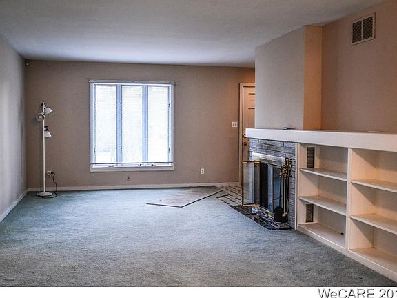 3rd image of 1826 Hillcrest Dr