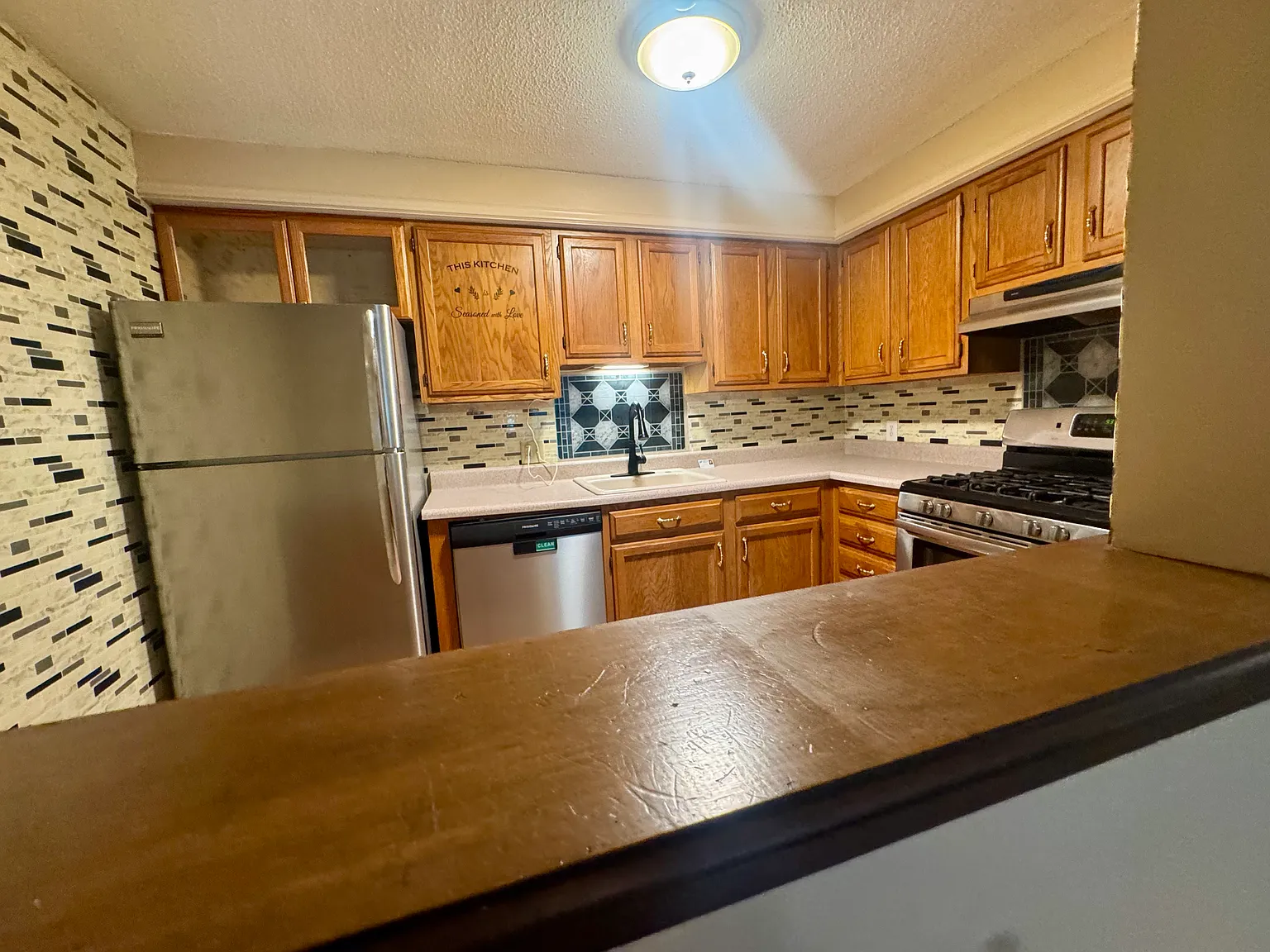 2 bed, 900 sqft, $2,000 — Photo 2