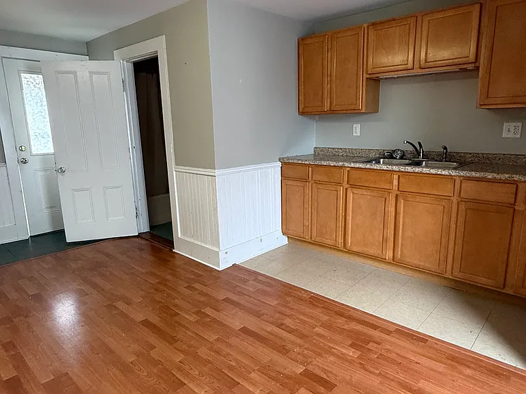 116 Pearl St #3 — Photo 2
