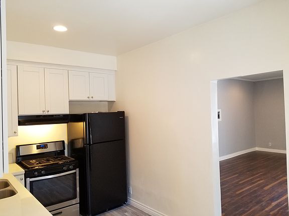 2nd image of 840 N Ardmore Ave APT 3