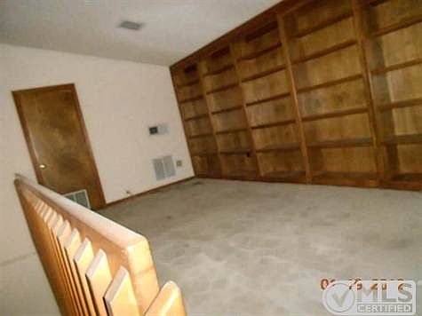 5th image of 10017 Stoneleigh Dr