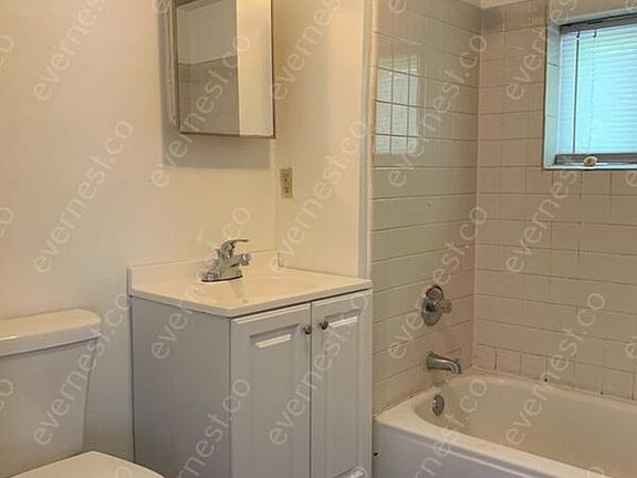 5th image of 3220 O St APT 4