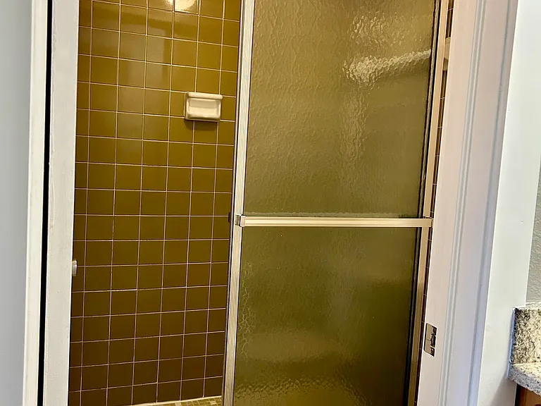 300 Valley Stream Dr #8 — Photo 17