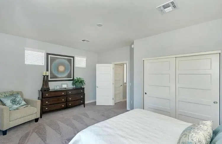3 bed, 1842 sqft, $950 — Photo 2
