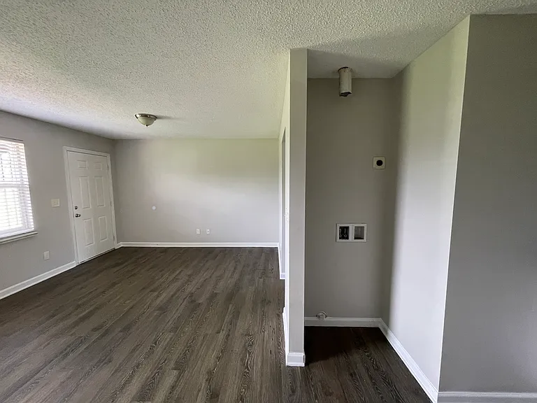 University Crossings Apartments — Photo 14