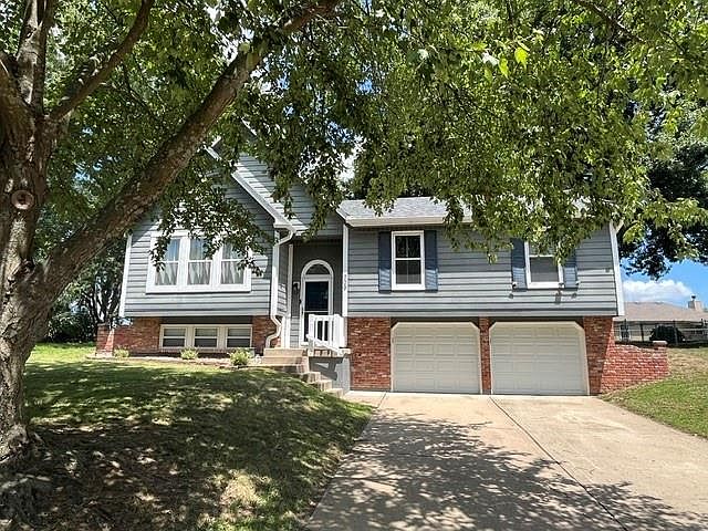 1st image of 709 SW 30th St