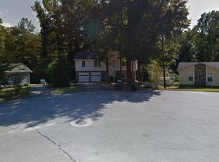 5400 Arrowind Rd, Lilburn, GA 30047