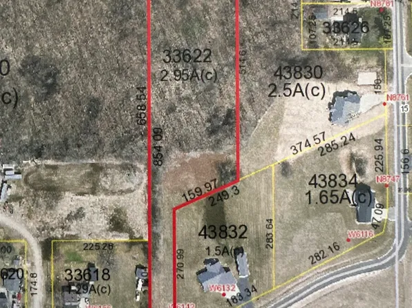 W6142 Wilz Ct, Menasha, WI 54952