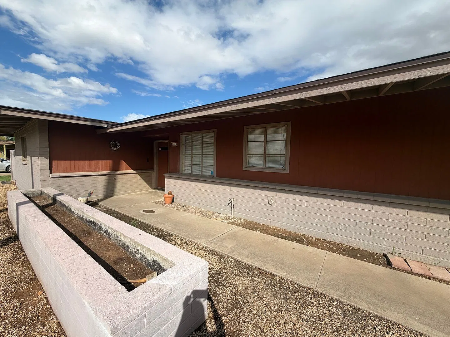 Tempe 4BR Single-Family Home with Private Pool, RV Gate & 2-Car Carport First Month FREE! — Photo 3