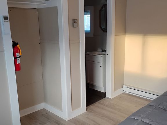 4th image of 217 E Main St #9