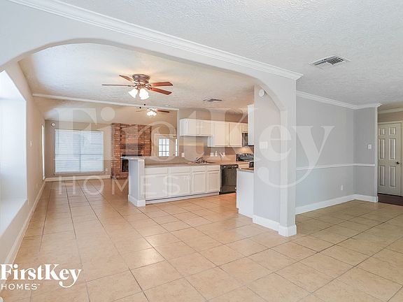 5th image of 2922 Laurelridge Dr