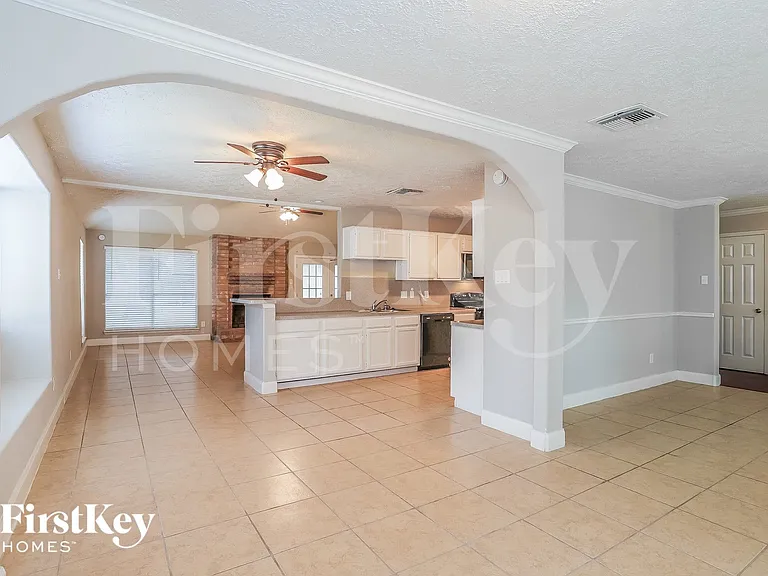 2922 Laurelridge Dr — Photo 5