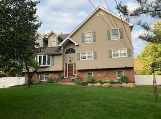 188 Richard Dr, River Vale, NJ
