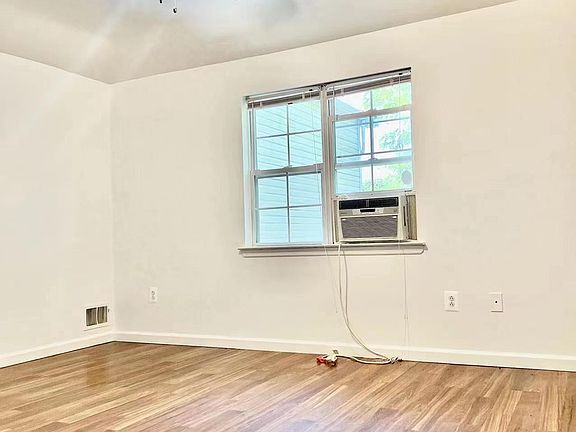 5th image of 4 Bradley Ave #1F