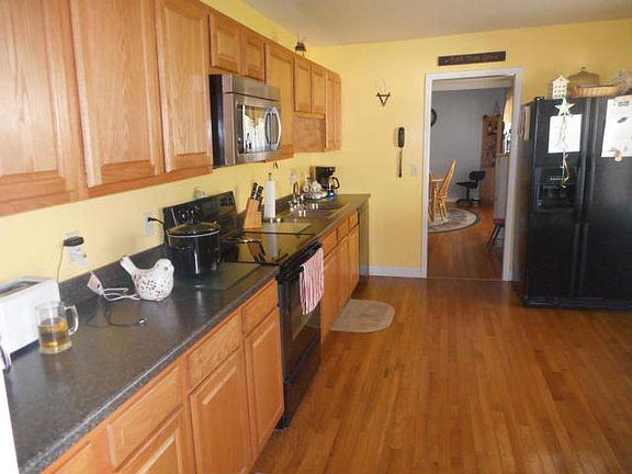 3rd image of 248 Wildwood Ave