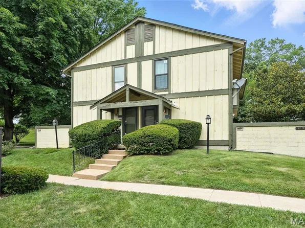 11177 Whispering Oaks Dr, Saint Louis, MO 63136