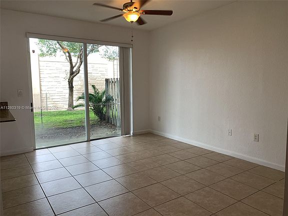 5th image of 948 NE 29th Ter Unit 0