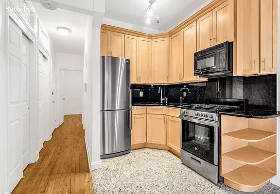 4th image of 405 E 82nd St APT 4A