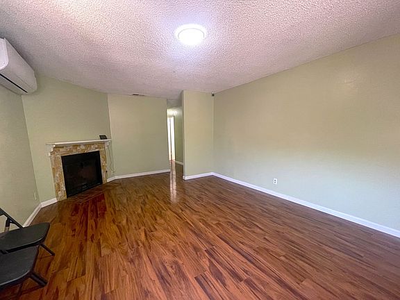 4th image of 10305 Scoville Ave Unit A