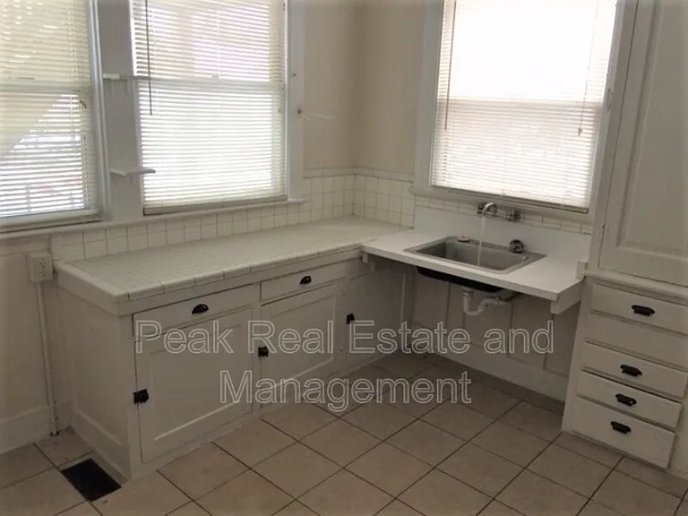 253 Eastern Ave SE — Photo 7