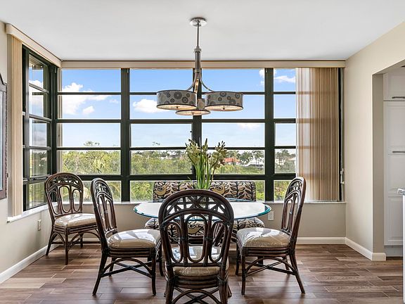 4th image of 440 Seaview Ct APT 403